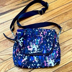 Lululemon Festival Cross body convertible bag
